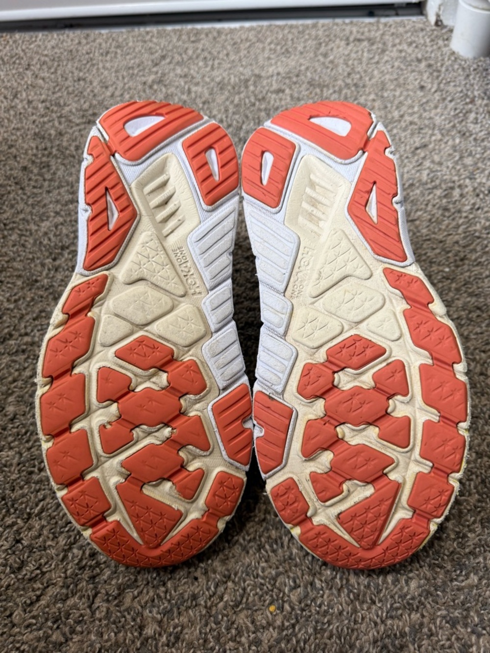 Hoka One One arahi 6 Yellow Running Shoes - Picture 6 of 7